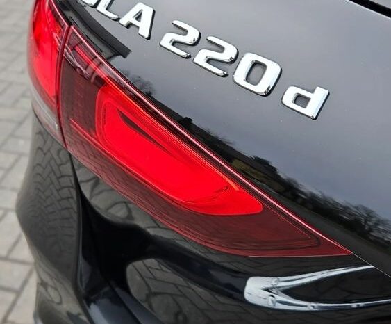 Mercedes-Benz GLA 220 d 8G-DCT full