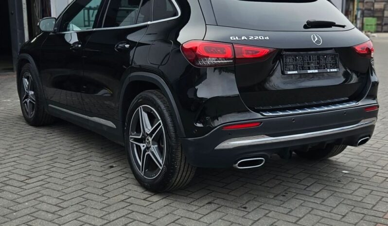 Mercedes-Benz GLA 220 d 8G-DCT full
