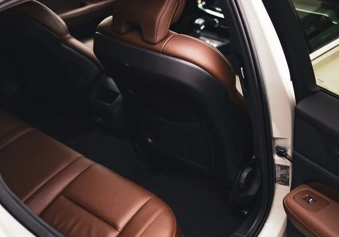 Volvo V60 D4 Geartronic Inscription full