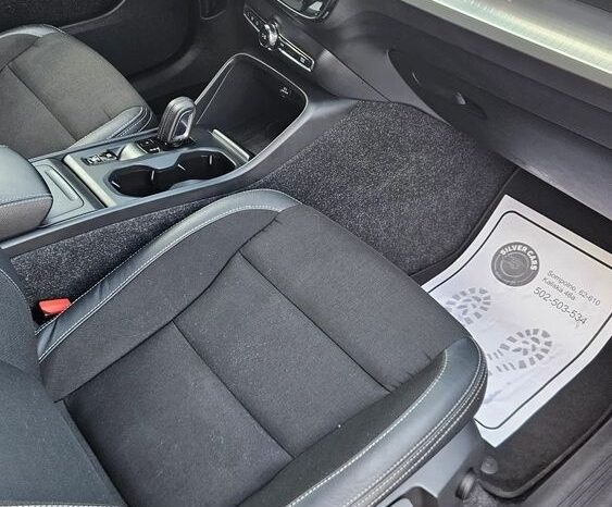 Volvo XC 40 D3 Momentum Pro full