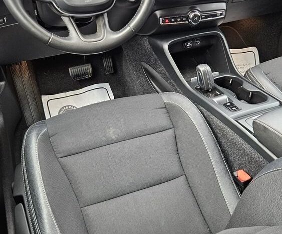 Volvo XC 40 D3 Momentum Pro full