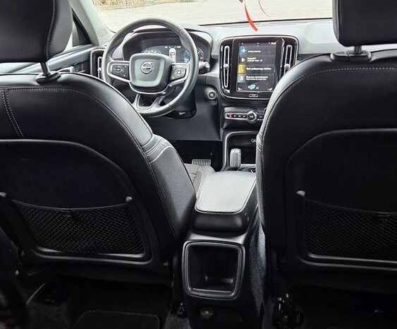 Volvo XC 40 D3 Momentum Pro full