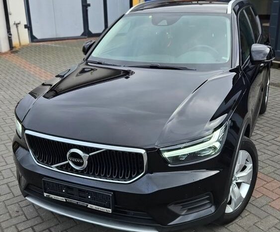 Volvo XC 40 D3 Momentum Pro full
