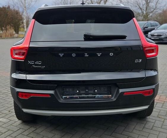 Volvo XC 40 D3 Momentum Pro full