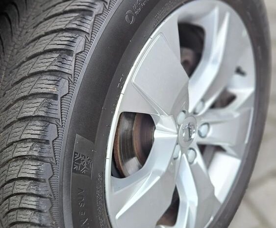 Volvo XC 40 D3 Momentum Pro full