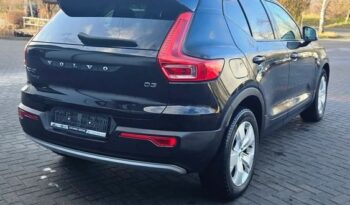 Volvo XC 40 D3 Momentum Pro full