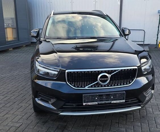 Volvo XC 40 D3 Momentum Pro full