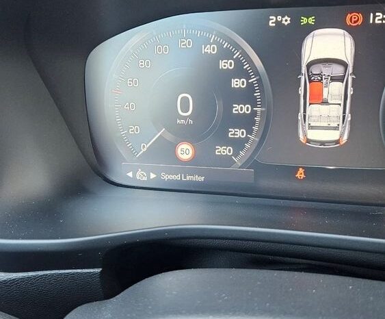 Volvo XC 40 D3 Geartronic Momentum Pro full