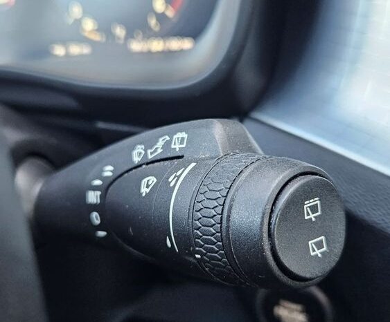 Volvo XC 40 D3 Geartronic Momentum Pro full