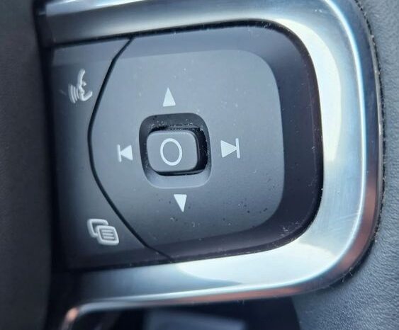 Volvo XC 40 D3 Geartronic Momentum Pro full