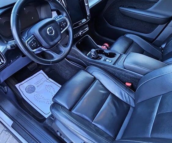 Volvo XC 40 D3 Geartronic Momentum Pro full