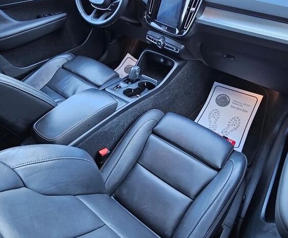 Volvo XC 40 D3 Geartronic Momentum Pro full