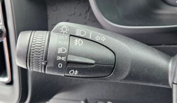 Volvo XC 40 D3 Momentum full