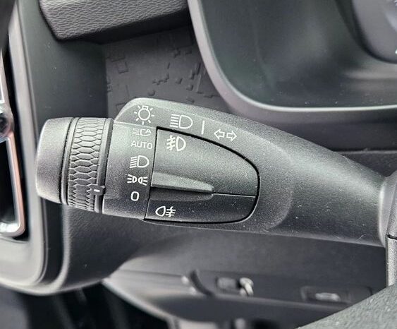 Volvo XC 40 D3 Momentum full