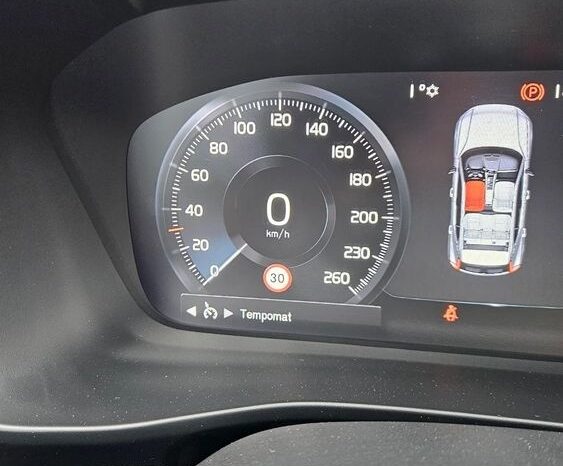 Volvo XC 40 D3 Momentum full