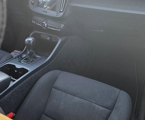 Volvo XC 40 D3 Momentum full