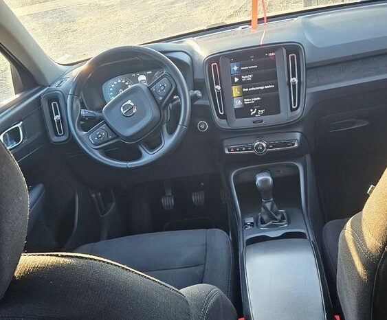 Volvo XC 40 D3 Momentum full