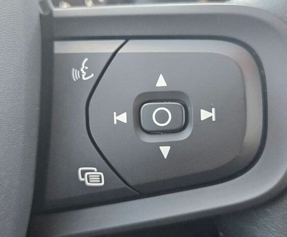 Volvo XC 40 D3 Momentum full