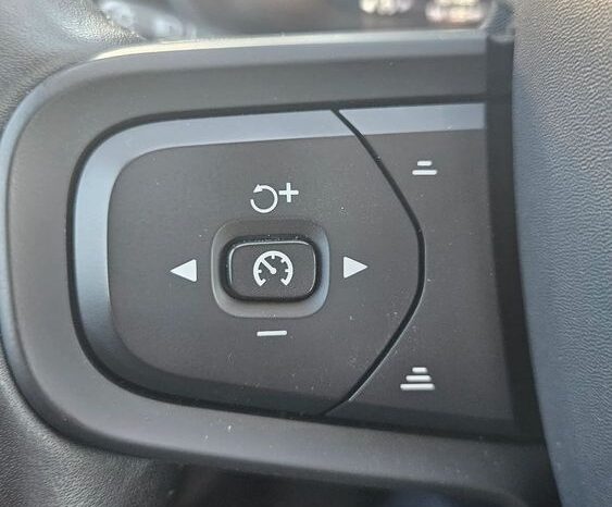 Volvo XC 40 D3 Momentum full