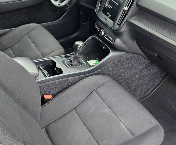 Volvo XC 40 D3 Momentum full