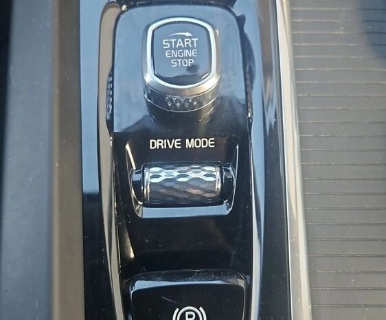 Volvo XC 60 D4 Geartronic Momentum Pro full